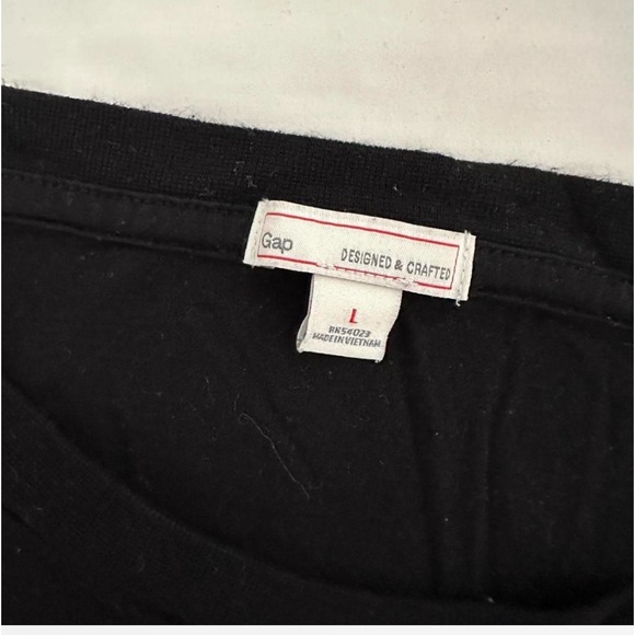 Gap black tee shirt - Picture 3 of 3